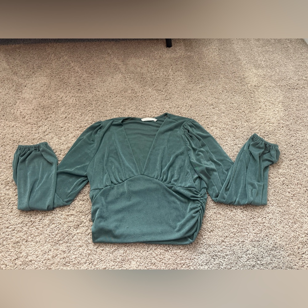 Women's Deep V Long Sleeve Crop Top